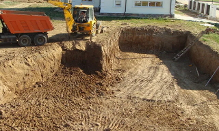 Рытье котлованов под фундамент в Муравленко – цена от 2636 руб. за м3 | 2Землекопа-Мрв